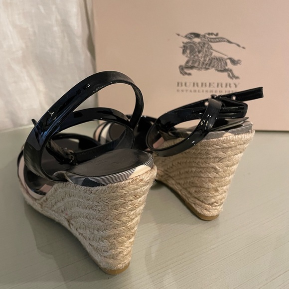 AUTHENTIC BURBERRY WEDGES SIZE EUR 39 US SIZE 8 - Picture 5 of 6